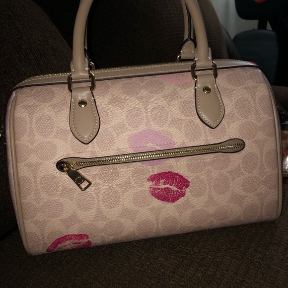 Coach Rowan - Picture 12 of 12